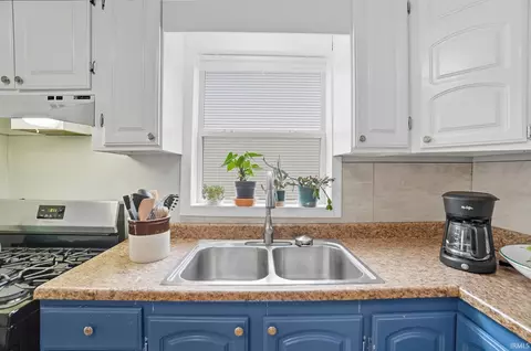 112 E High St, Garrett, IN 46738 photo 9