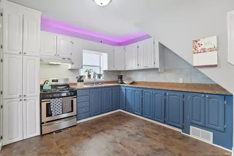 112 E High St, Garrett, IN 46738 photo 8