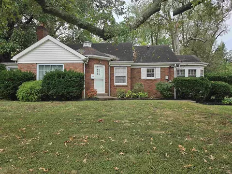915 S Weinbach Ave, Evansville, IN 47714