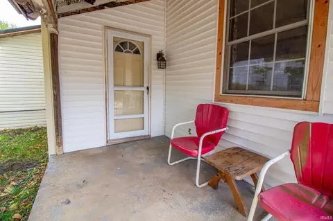 Exterior - 40 E Charles St, Redkey, IN 47373 photo 2 of 6