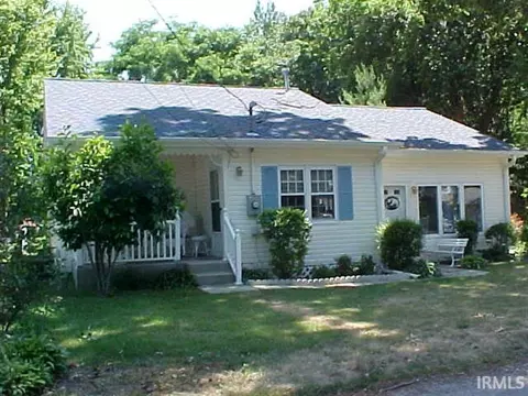 3105 E Country Club Dr, Rochester, IN 46975