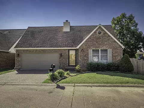 211 Rosemarie Ct, Evansville, IN 47715