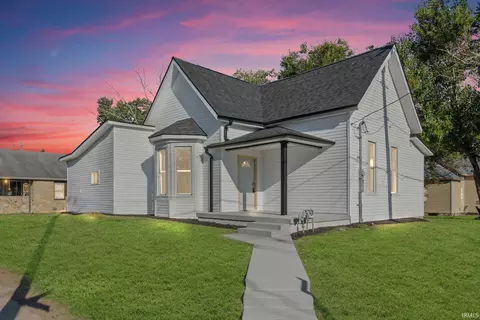 302 W Freeman St, Frankfort, IN 46041