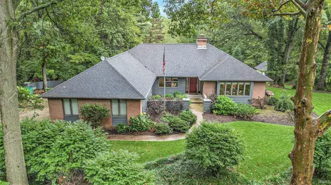 51230 Stratford Dr, Elkhart, IN 46514