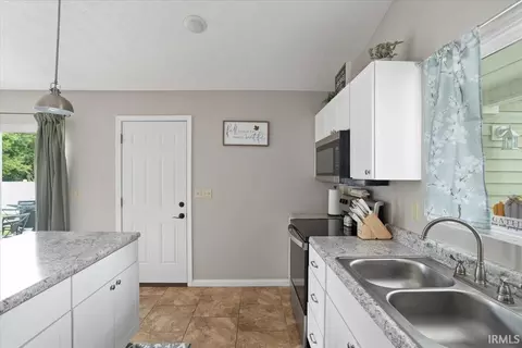 105 Packett Ave, Delphi, IN 46923 photo 13