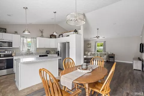 105 Packett Ave, Delphi, IN 46923 photo 9