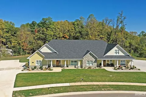 306 Blue River Dr, Knightstown, IN 46148