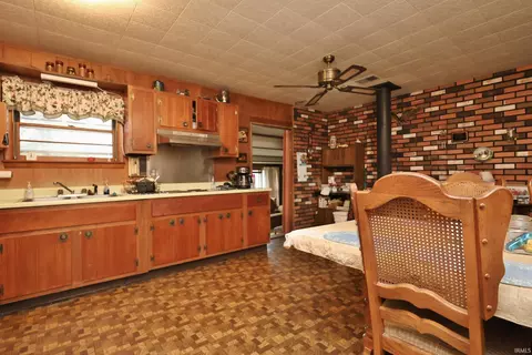 Kitchen - 1260 E 1050 S, Fairmount, IN 46928 photo 2 of 2