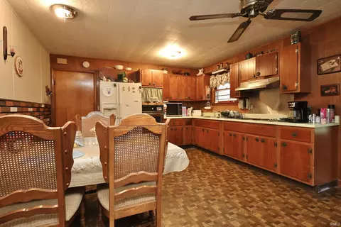 Kitchen - 1260 E 1050 S, Fairmount, IN 46928 photo 1 of 2
