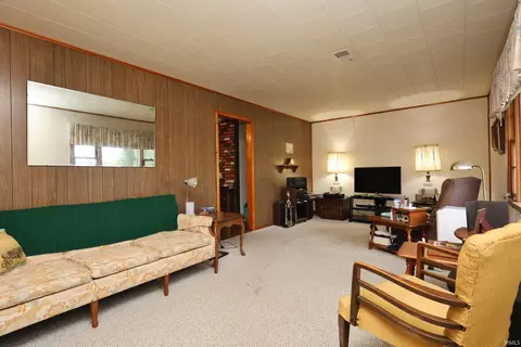 Living - 1260 E 1050 S, Fairmount, IN 46928 photo 3 of 7