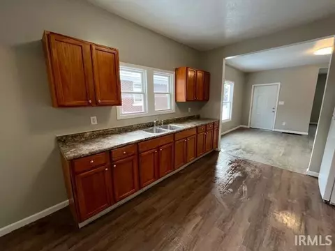 418 Studebaker St, South Bend, IN 46628 photo 7