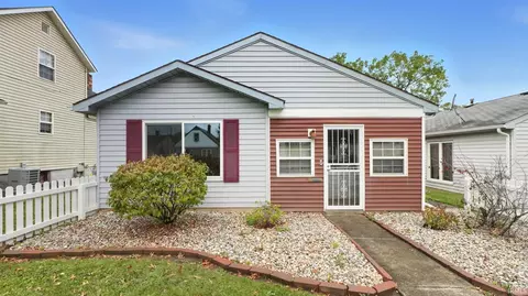 4030 Robinwood Dr, Fort Wayne, IN 46806