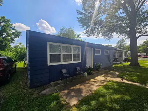 2511 E 13th St, Muncie, IN 47302