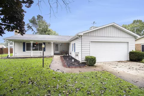 11249 Hemlock Dr, Osceola, IN 46561
