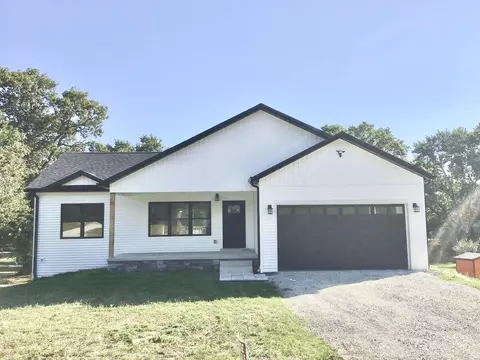 449 W Washington St, Winamac, IN 46996