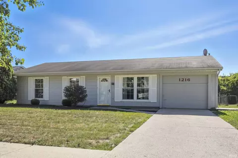 1216 Applewood Rd, Fort Wayne, IN 46825