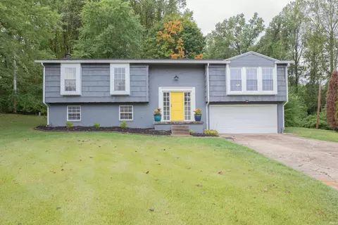 7530 Meadowview Dr, Evansville, IN 47710