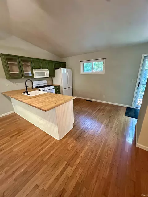 Kitchen - 1985 S Towpath Rd, Covington, IN 47932 photo 5 of 5