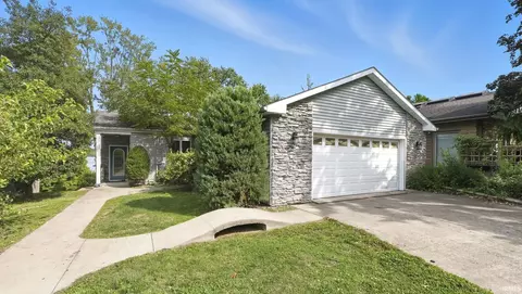 1506 E Country Club Dr, Warsaw, IN 46580