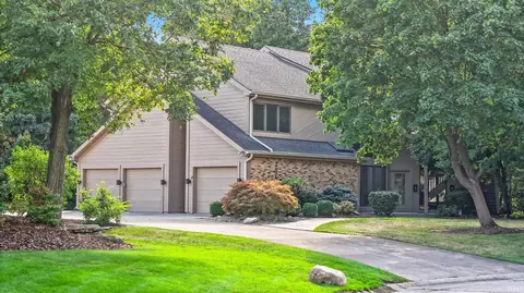 2825 Knightsbridge Pl, Fort Wayne, IN 46815