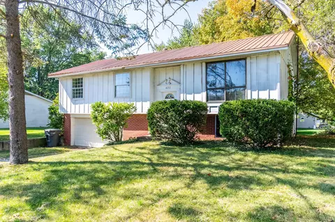 423 Jay St, Topeka, IN 46571