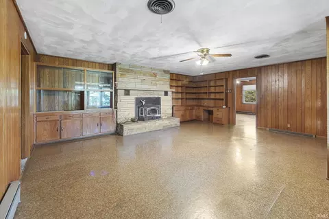 Living - 1026 E Mariah Hill Rd, Ferdinand, IN 47532 photo 2 of 4
