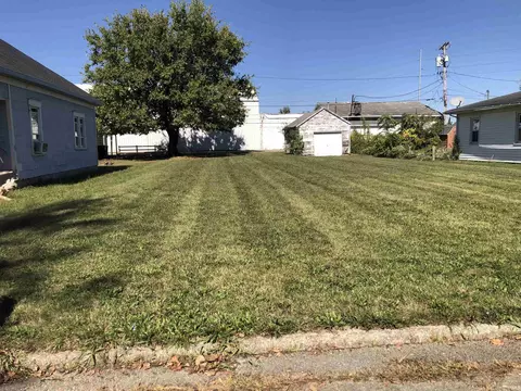210 E Ward St, Muncie, IN 47303