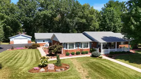 133 Bloch St, Crane, IN 47522