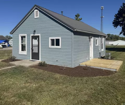 816 W Chestnut St, Hartford City, IN 47348