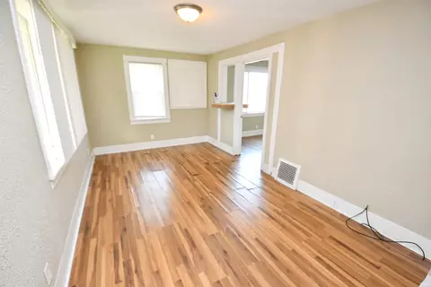 111 Eckman St, South Bend, IN 46614 photo 2