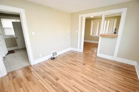 111 Eckman St, South Bend, IN 46614 photo 5