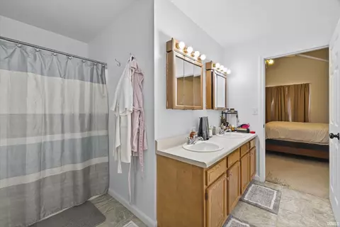 Bath - 1232 E Marigold Dr, Bloomington, IN 47401 photo 2 of 3