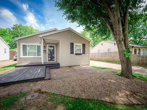 1520 S Saint James Blvd, Evansville, IN 47714