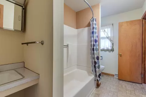Bath - 402 N Maple, Lagrange, IN 46761 photo 1 of 1