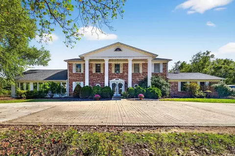 717 N Marshall Rd, Paoli, IN 47454
