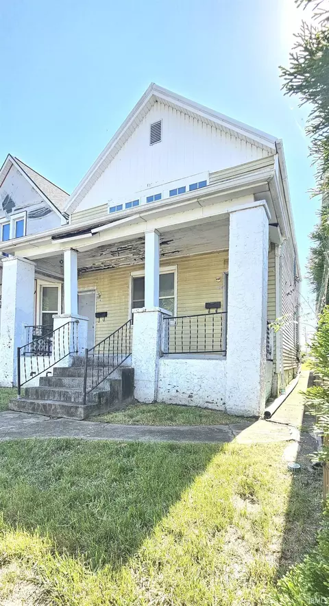 1114 W 1116 W Illinois St, Evansville, IN 47711