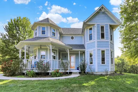 2025 Deer Lake Dr, Martinsville, IN 46151