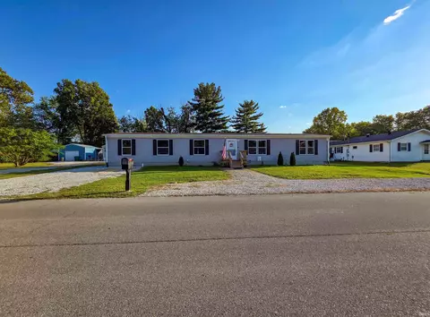969 SE A St, Linton, IN 47441