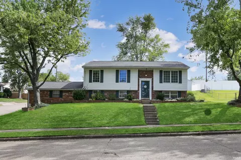 6013 Whitethorne Dr, Evansville, IN 47710