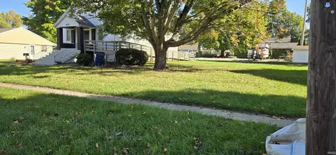 629 Thayer St, Plymouth, IN 46563