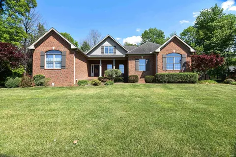 144 Quail Crossing Dr, Boonville, IN 47601