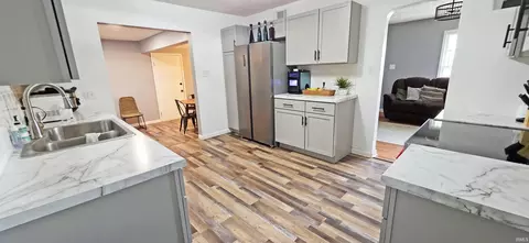 110 Risley Ave, Mount Carmel, IL 62863 photo 5