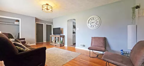 110 Risley Ave, Mount Carmel, IL 62863 photo 3