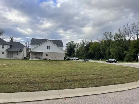 8750 E Pebble Creek Dr, Newburgh, IN 47630