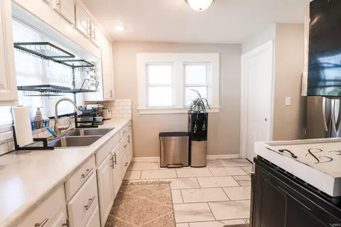 Kitchen - 728 E Broadway St, Kokomo, IN 46901 photo 1 of 2