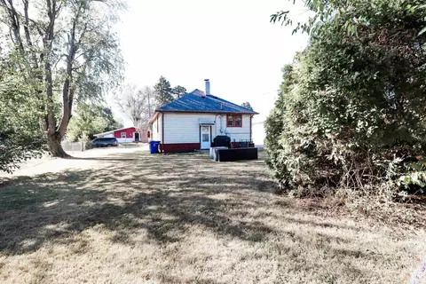 Exterior - 728 E Broadway St, Kokomo, IN 46901 photo 4 of 5