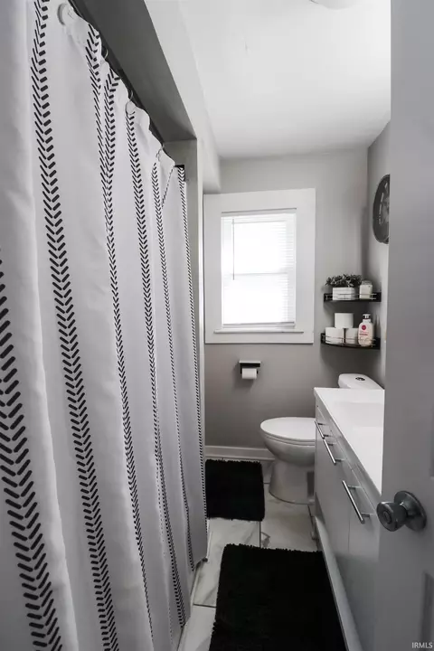 Bath - 728 E Broadway St, Kokomo, IN 46901 photo 1 of 1