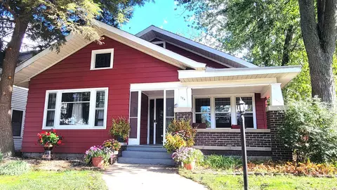 106 3rd St, Winona Lake, IN 46590