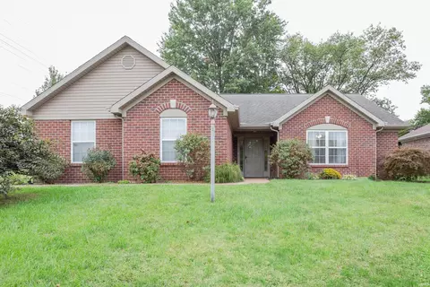 4526 Arrowridge Dr, Evansville, IN 47711
