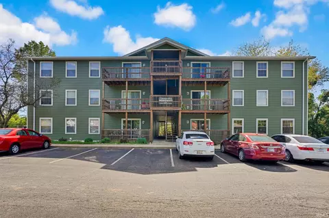 3220 E John Hinkle Pl #B, Bloomington, IN 47408